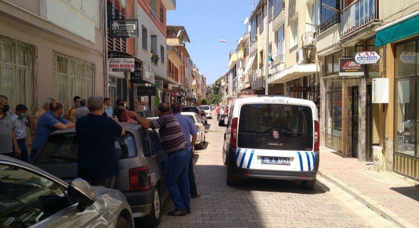 Silahlı dehşet! Bir kişi öldü 2 yaralı