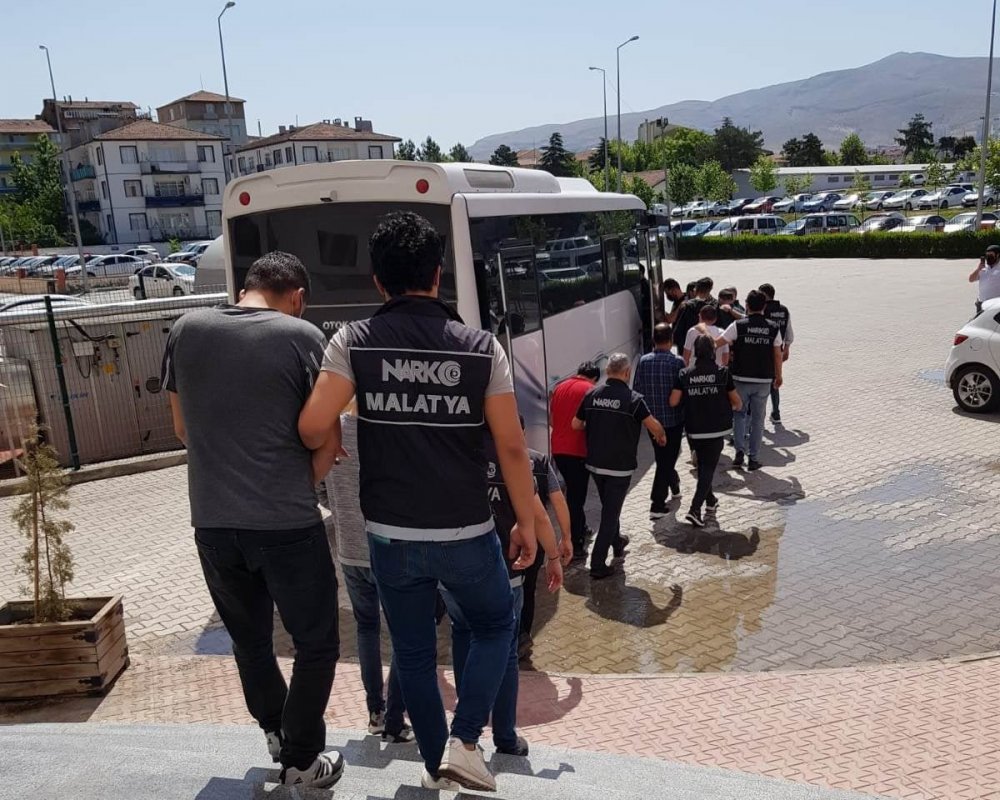 Torbacılara operasyon! 17 tutuklama