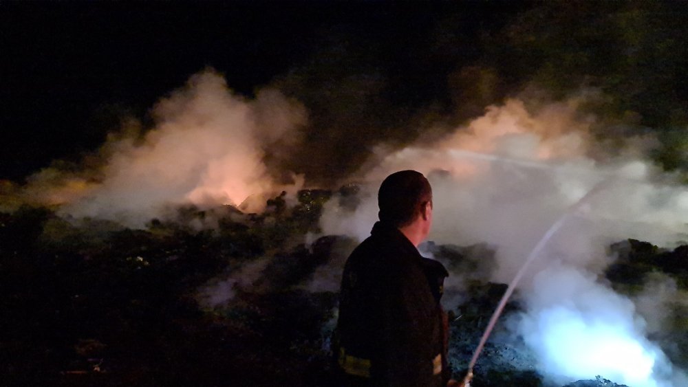 Şehir çöplüğünde yangın!