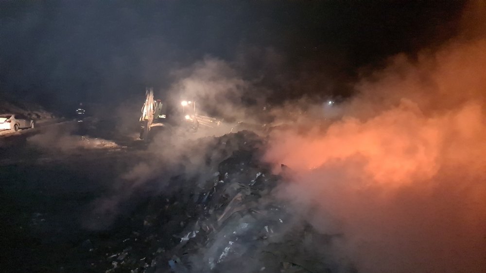 Şehir çöplüğünde yangın!