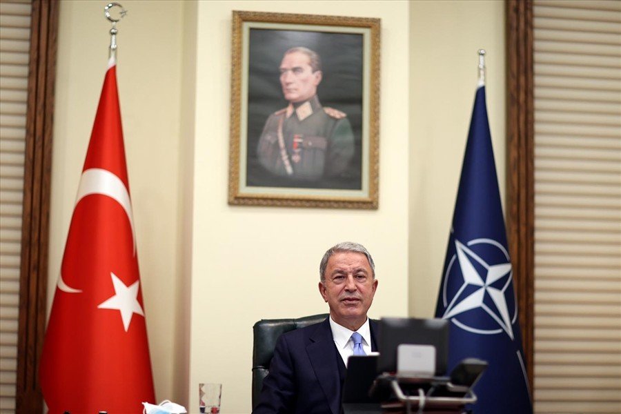 Bakan Akar NATO Savunma Bakanları Toplantısı’nda terörle mücadeleyi anlattı
