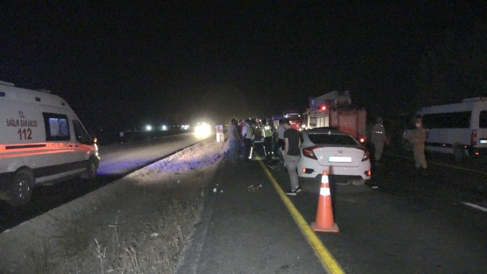 Diyarbakır’da talihsiz kaza! İki araç kafa kafaya çarpıştı