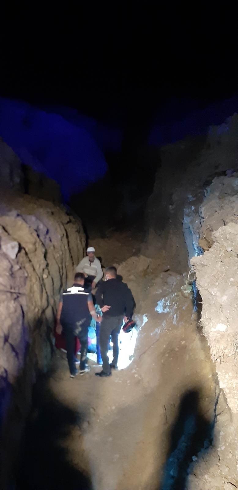 Eskişehir'de gözyaşları sel oldu aktı! Abi kardeş göçük altında kaldı