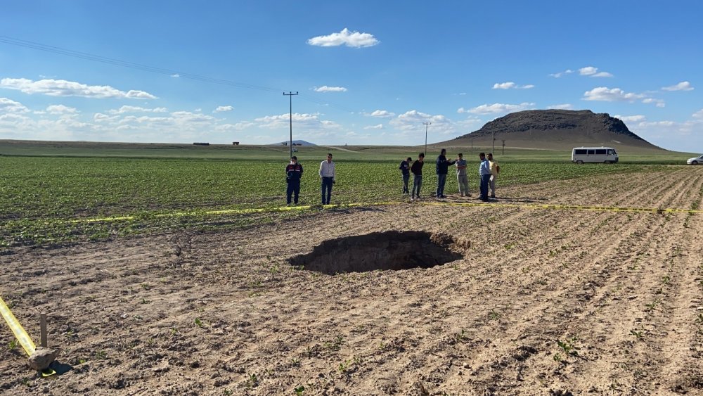 Konya Karapınar'dan sonra bir ilçede daha obruk oluştu! Bölge halkı panikte