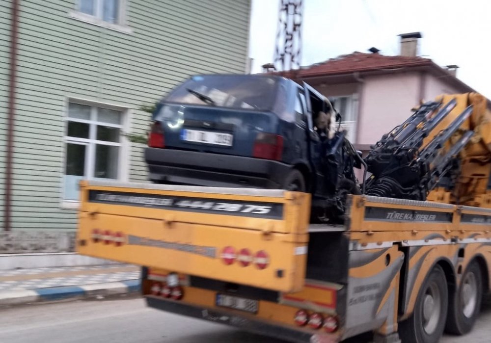 Köy minibüsü otomobille çarpıştı! 6 yaralı