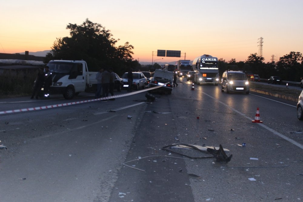 Salihli'de takla atan otomobilden fırlayan sürücü feci şekilde can verdi