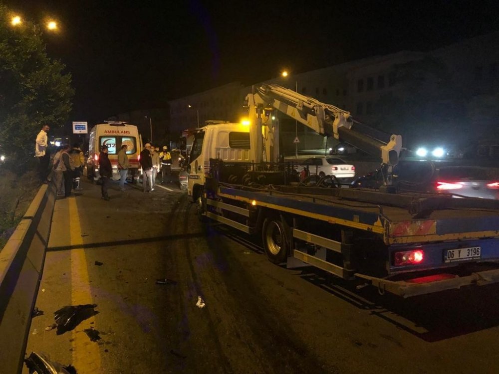 Ankara’da otomobil minibüsle çarpıştı! 3 yaralı