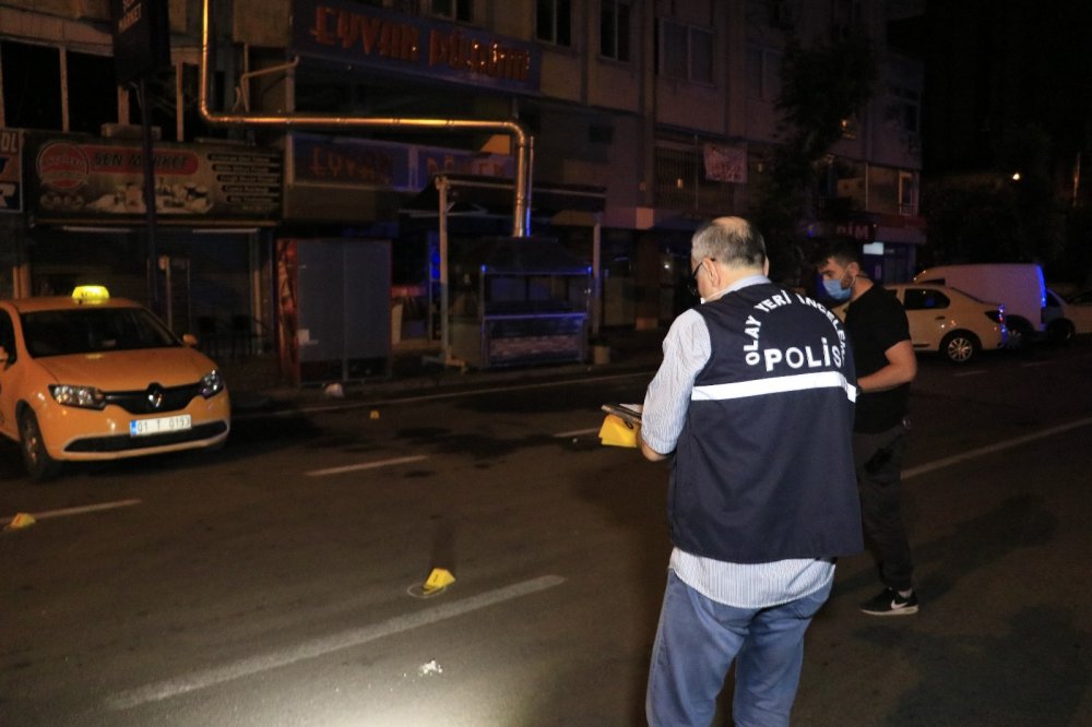 Kebapçıya kalaşnikof ve tabancalı saldırı! Camı çerçeveyi indirdiler