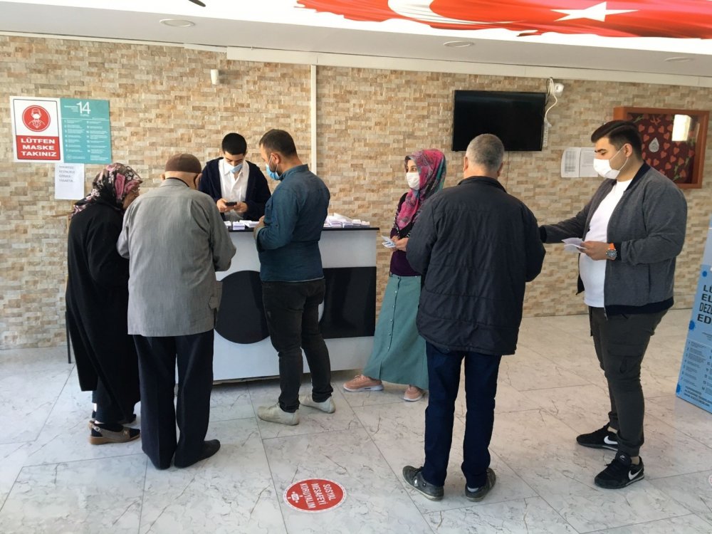 753 mahallede muhtarlık seçimi yapıldı
