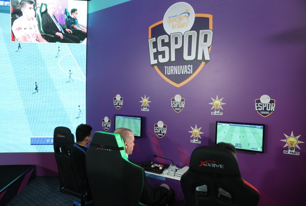 Erdoğan e-Spor Turnuvası final maçını izledi