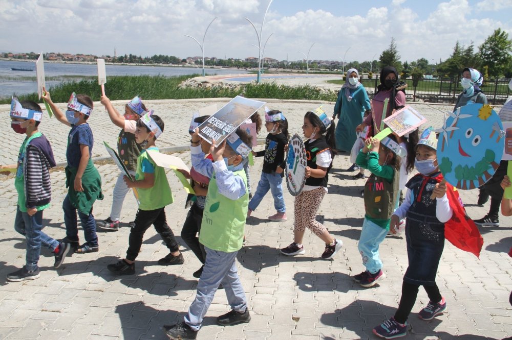 Anaokulu öğrencilerinden anlamlı çağrı: ‘Beyşehir Gölü kurumasın hayat durmasın’