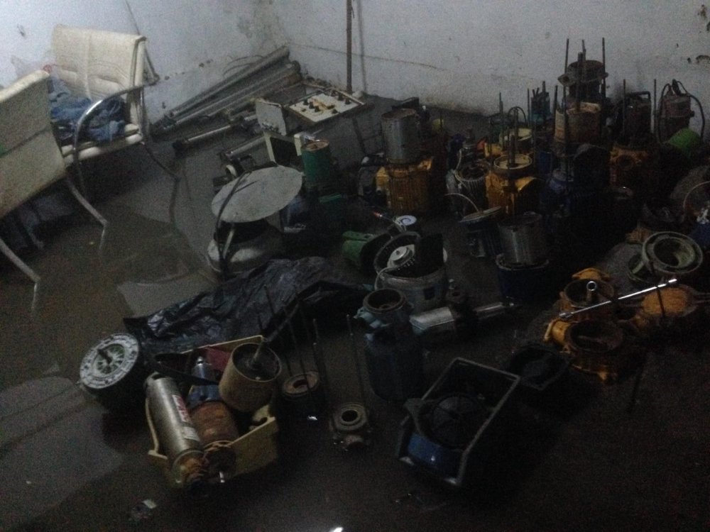 Ankara'da sağanak sonrası su baskınları oluştu