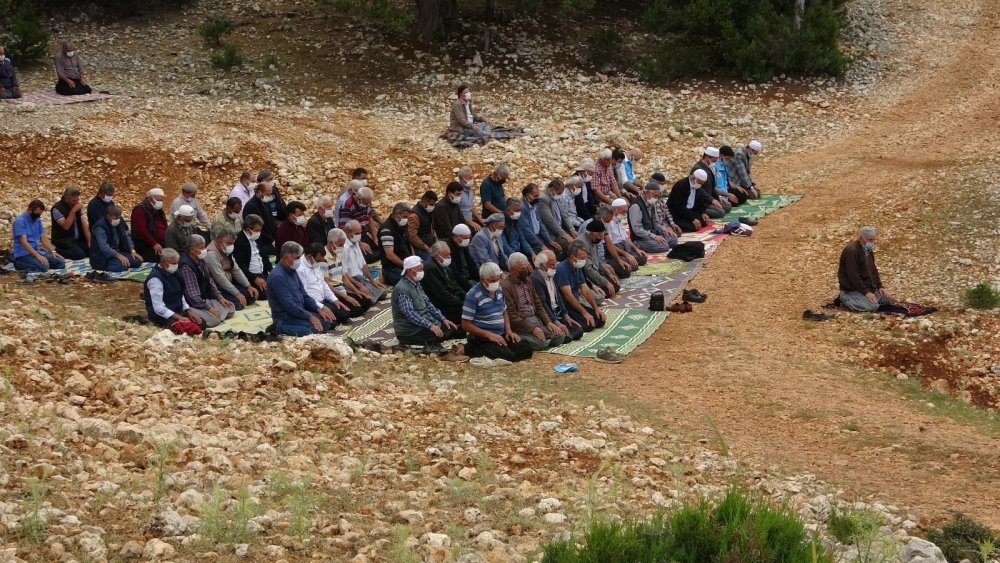 Yörükler Yapraklı Tepesi'nde yağmur duasına çıktı