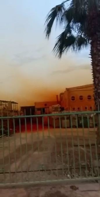 Antalya'da turuncu alarm! Kimyasal madde tankından sızan nitrik asit gökyüzünü boyandı