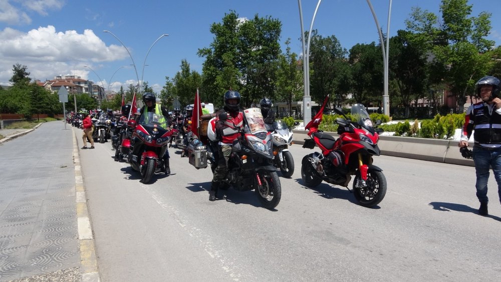 Çankırı'da ilginç etkinlik! Kurtuluş Savaşı yıllarına motoruyla gitti