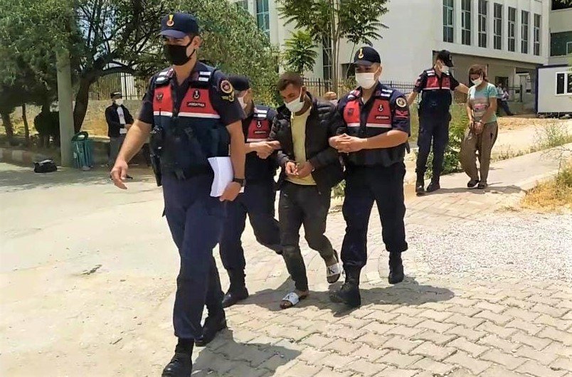 Fabrikadan 70 bin liralık kablo çalan hırsız sevgililer suçüstü yakalandı