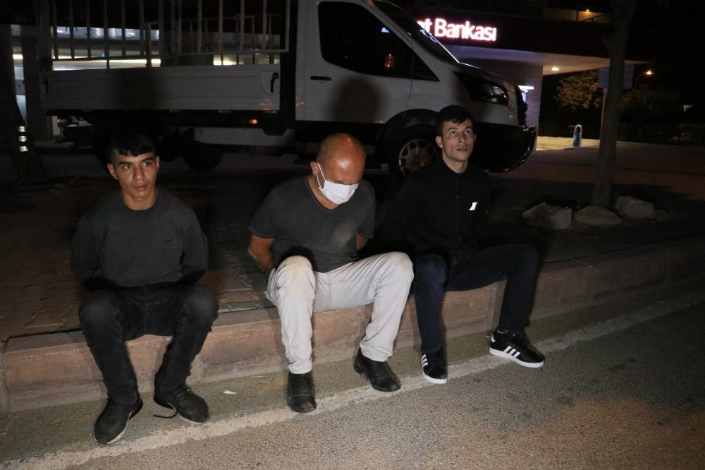 Polisten kaçan alkollü sürücü taksiye çarpınca yakalandı