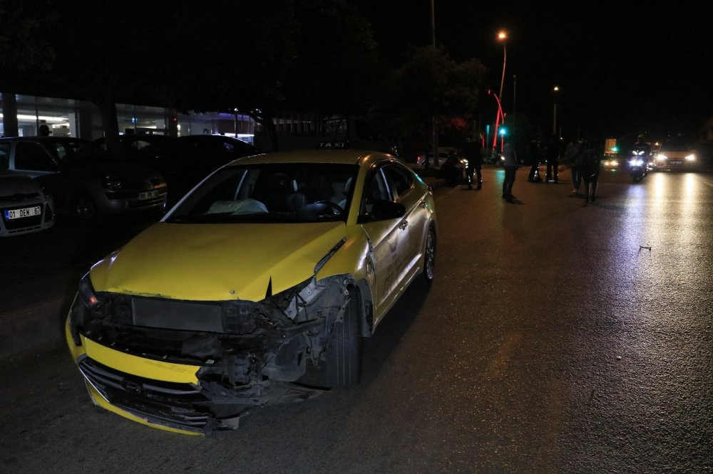 Polisten kaçan alkollü sürücü taksiye çarpınca yakalandı