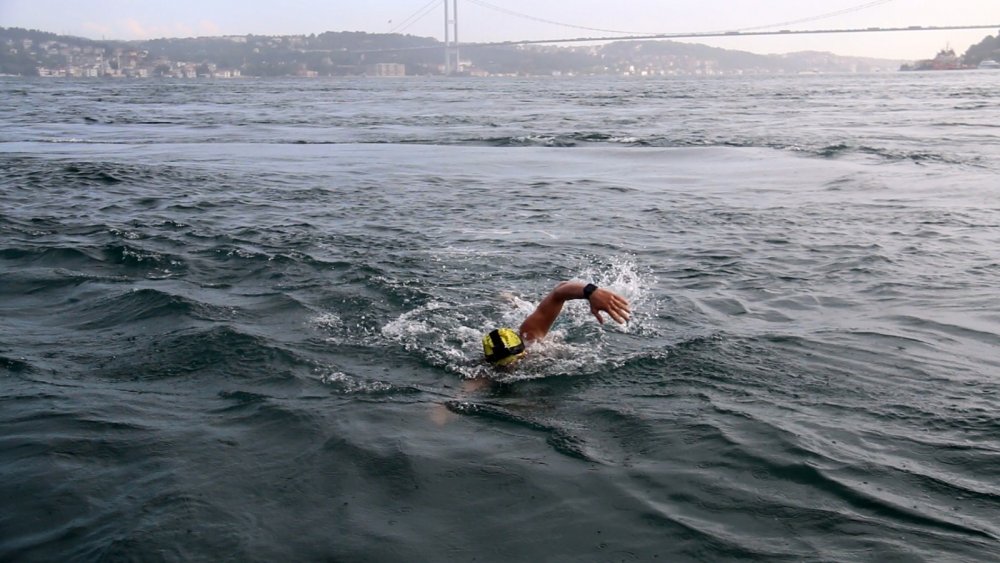 Türkiye'den Kıbrıs'a yüzmek istiyor! Tam 231 kilometre