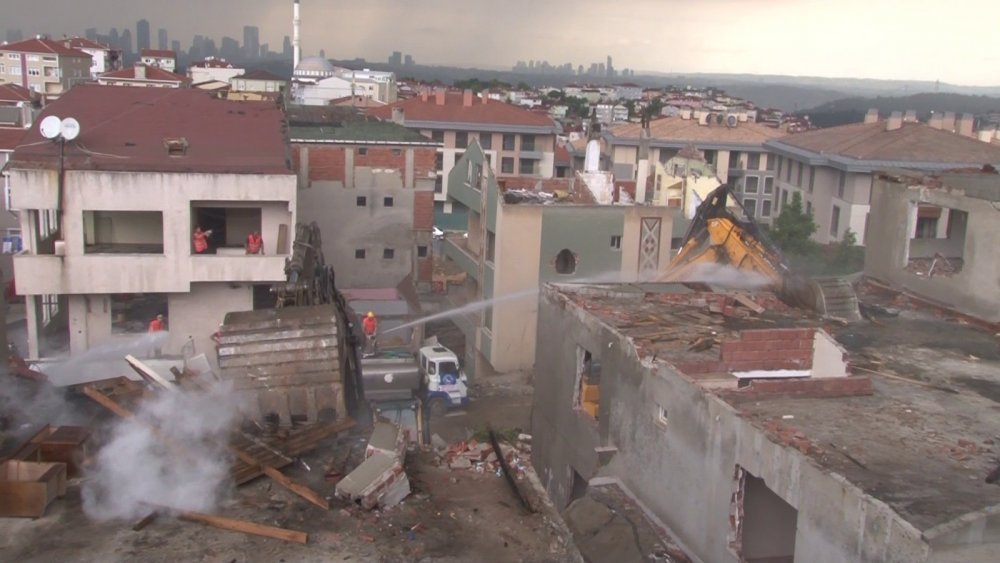 Cumhurbaşkanı talimat vermişti! Üsküdar'da yapılacak 5 bin konutun detaylarını Bakan Kurum açıkladı