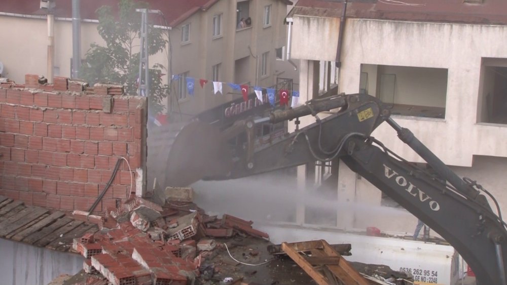 Cumhurbaşkanı talimat vermişti! Üsküdar'da yapılacak 5 bin konutun detaylarını Bakan Kurum açıkladı