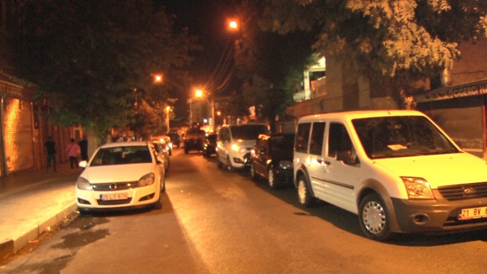 Diyarbakır’da hareketli gece! Restoranı kurşunlayıp polisle çatıştılar