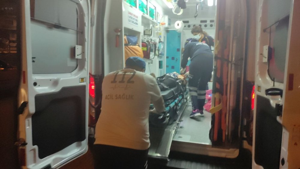 Trafikte makas atan maganda kendisini uyaran sürücünün aracına kurşun yağdırdı! 1 yaralı