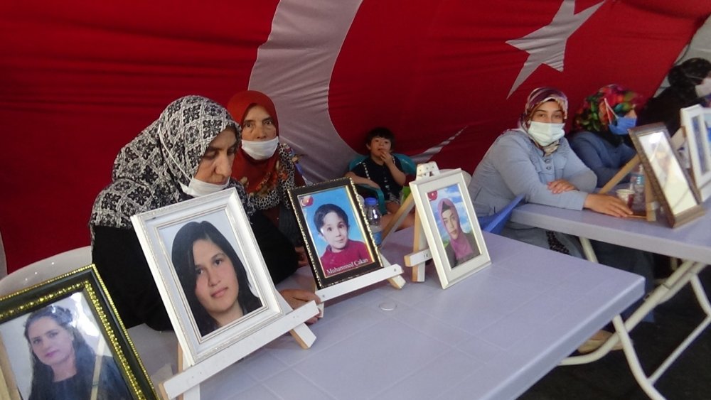 Acılı anne HDP'nin kandırıp PKK'nın 15 yaşında kaçırdığı kızına seslendi!