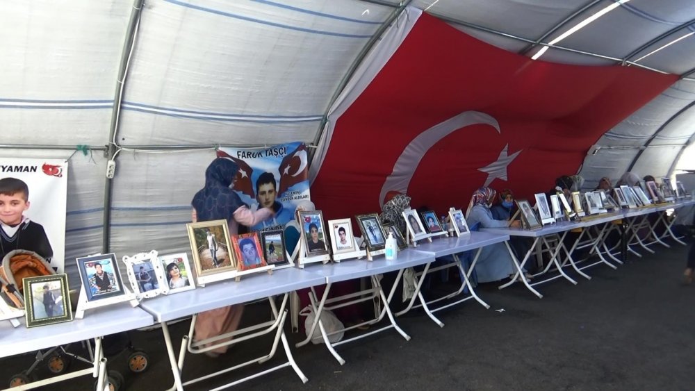 Acılı anne HDP'nin kandırıp PKK'nın 15 yaşında kaçırdığı kızına seslendi!