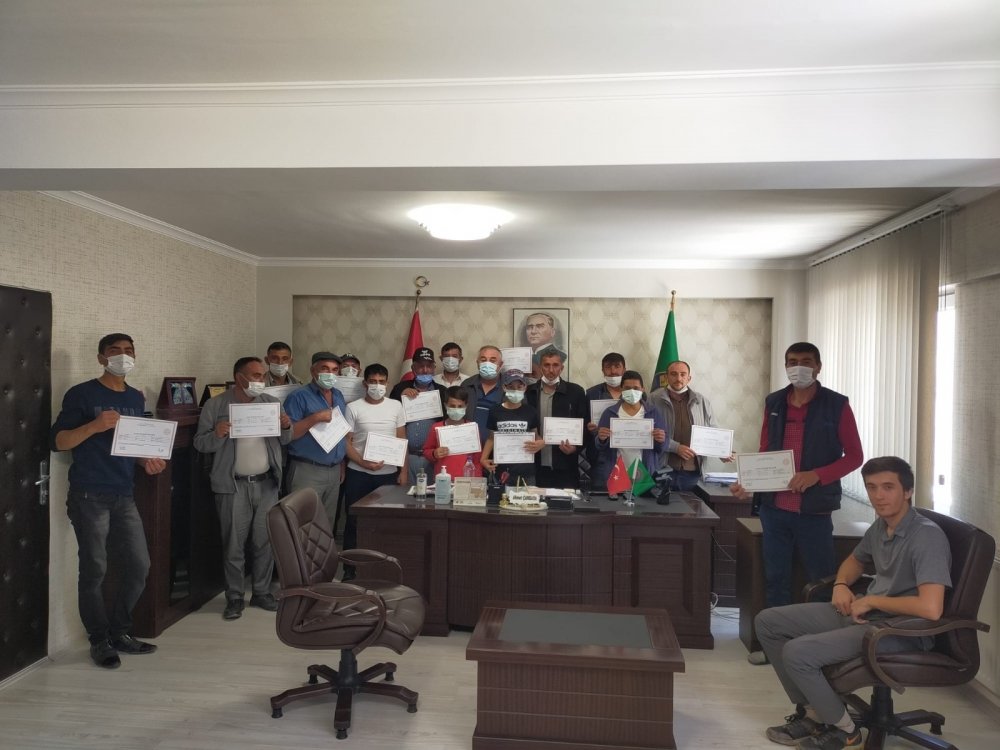 Afyon'da çobanlar sertifikalarını aldı