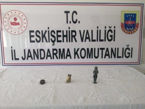 Tarihi eserleri satmak isterken jandarmaya yakalandılar