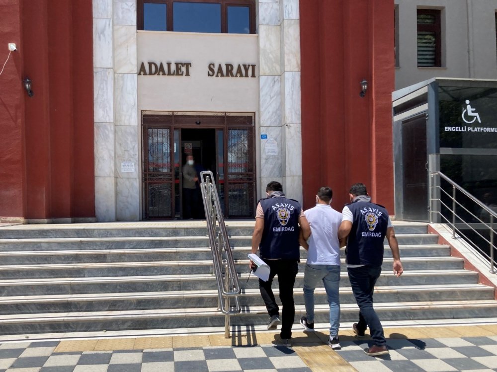 İnternetten saman satış ilanı veren dolandırıcı Afyon'da yakalandı
