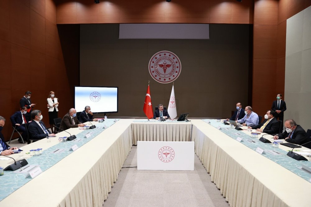 Aşı hedefi bayrama kadar yüzde 70! Cumadan itibaren 18 yaş üstü de başlıyor