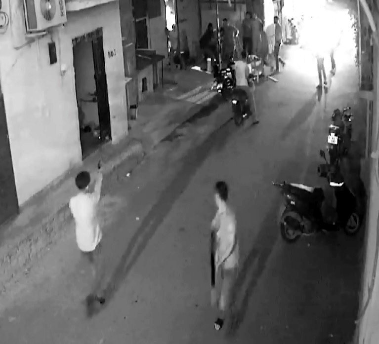 Kavgada ağabeyini kurtarmak istedi öldürdü