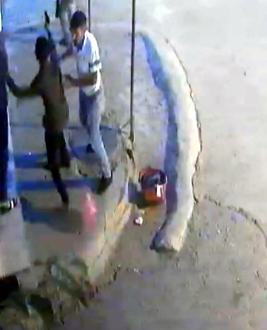 Kavgada ağabeyini kurtarmak istedi öldürdü