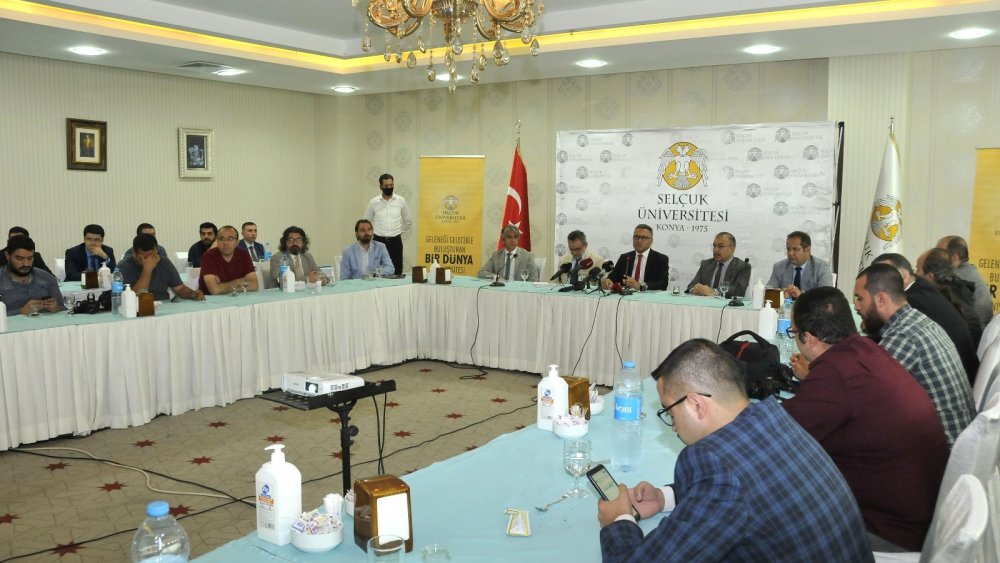 Selçuk Üniversitesi Rektörü Aksoy pandemiyle geçen bir yılı değerlendirdi