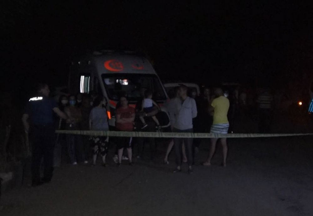 Antalya'da cam fabrikası alev alev yandı! Mahalleli yardıma koştu