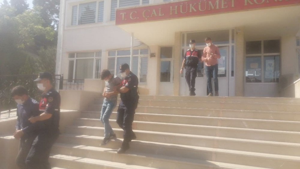 Çiftçinin samanına göz diken hırsızlar tutuklandı
