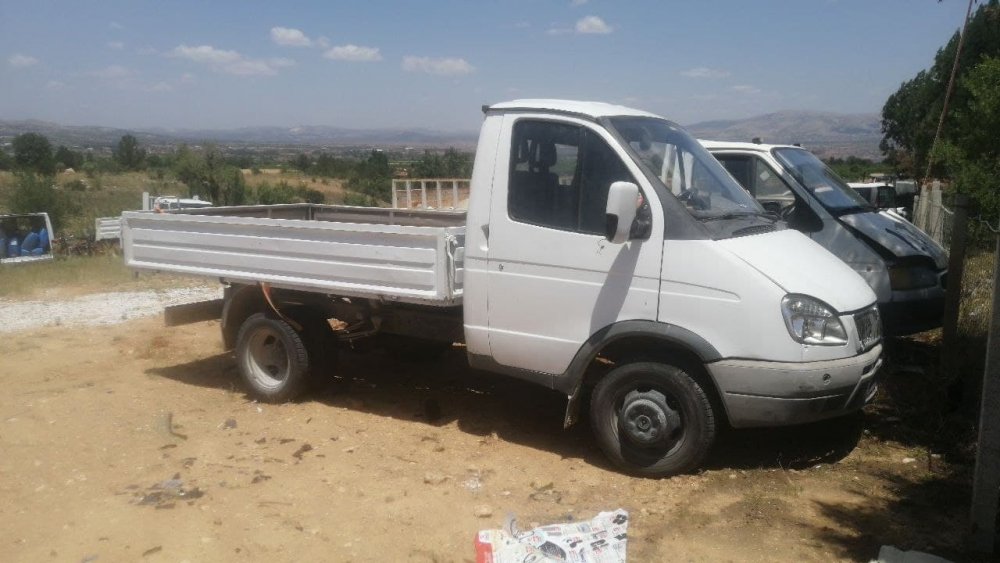 Çiftçinin samanına göz diken hırsızlar tutuklandı