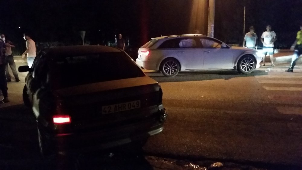 Konya Kulu'da iki otomobil çarpıştı! 3 yaralı