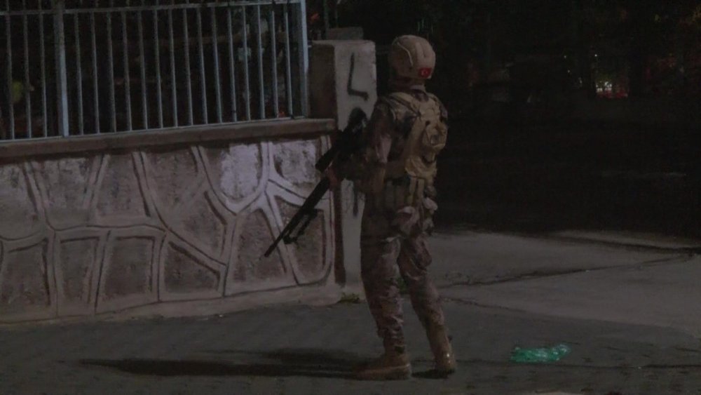 Ankara'da ‘dur’ ihtarına uymayan şahıs polise ateş açtı