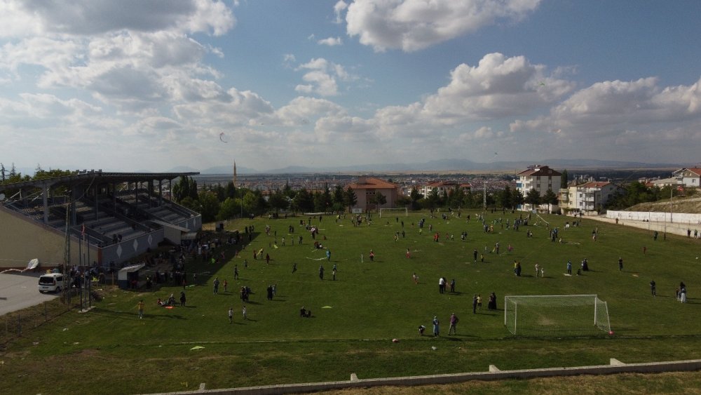 Beyşehir’de uçurtma şenliği renkli görüntülere sahne oldu