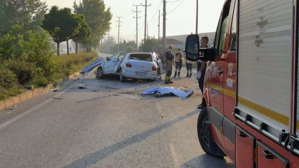 Elektrik direğine çarparak 3 kişiye mezar olan aracın sürücüsü tutuklandı