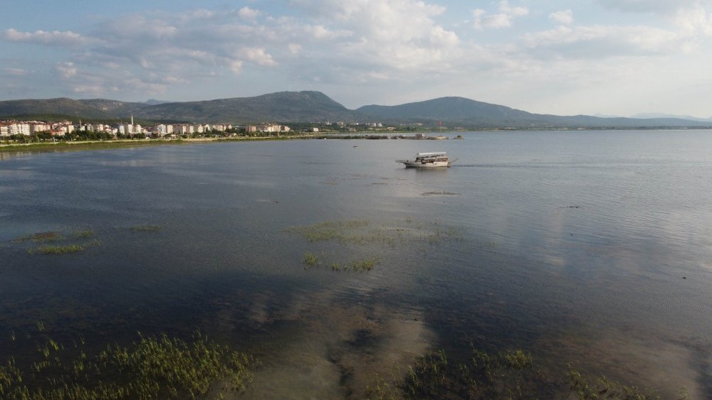 Konya Beyşehir Gölü’nde su seviyesi azaldı! Yat işletmecileri tedirgin