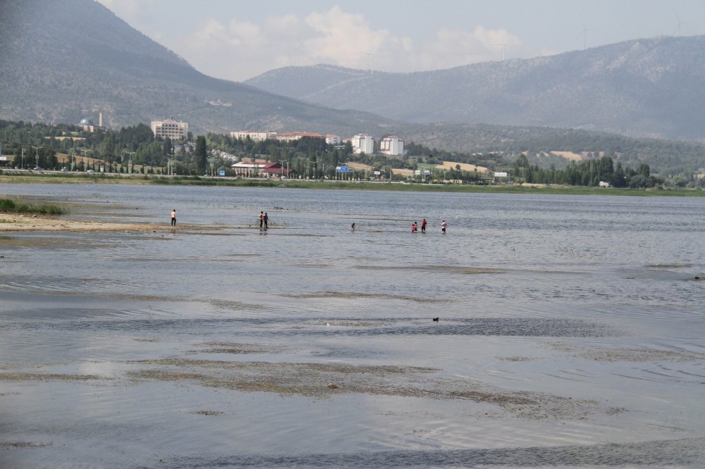 Konya Beyşehir Gölü’nde su seviyesi azaldı! Yat işletmecileri tedirgin