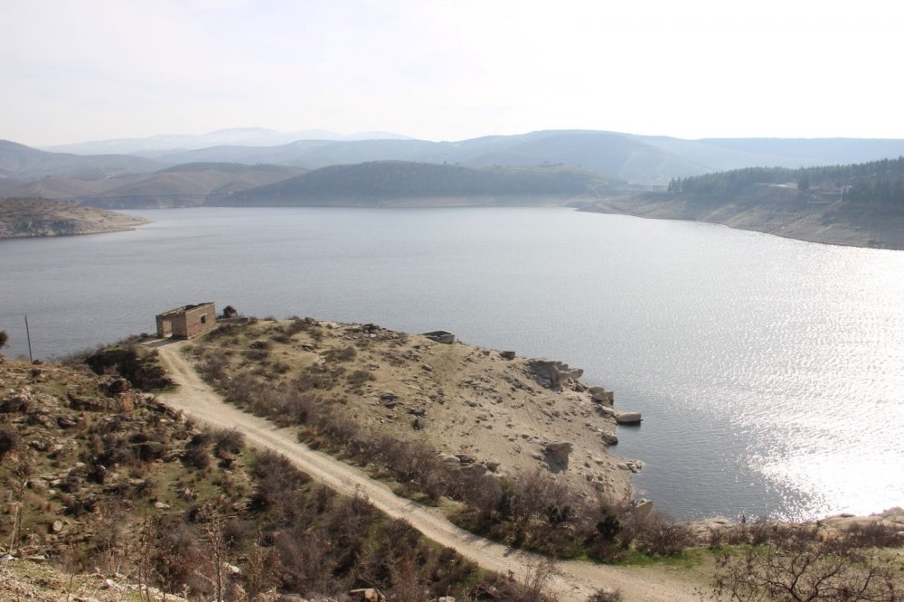 Denizi yok ama onlarca vatandaş boğuluyor! Manisa'da yüzmek yasak