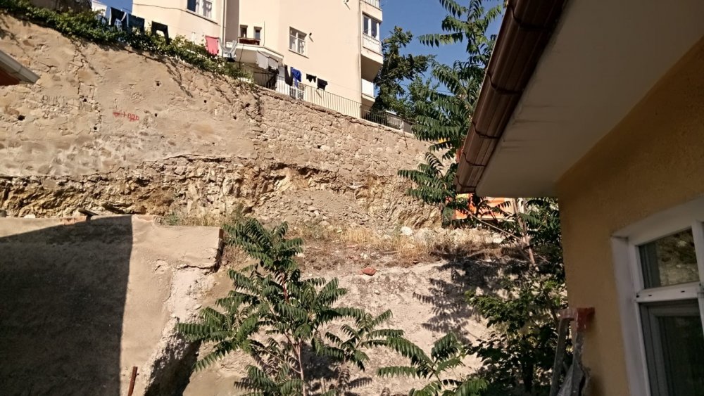 Ankara’da binanın temeli kaydı! 5 bina tahliye edildi