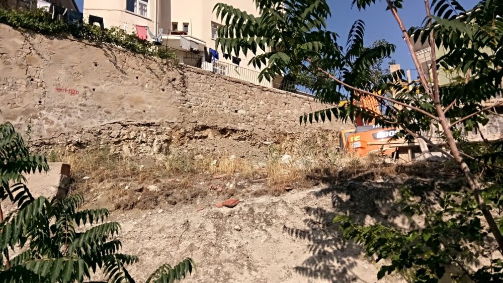 Ankara’da binanın temeli kaydı! 5 bina tahliye edildi