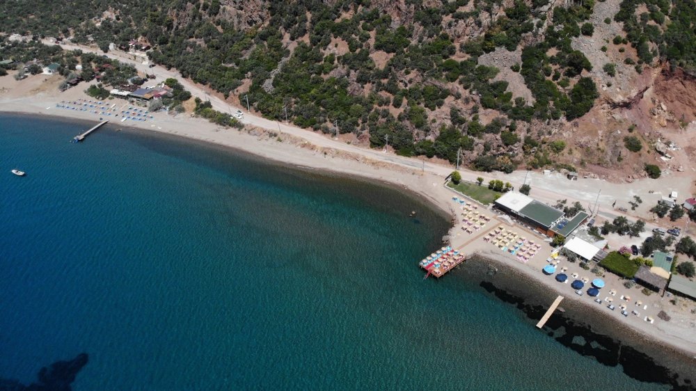 Halk TV'nin Sahibi Mahiroğlu'nun Assos’taki kaçak yapısının ’Yapı Kayıt Belgesi’ iptal edildi