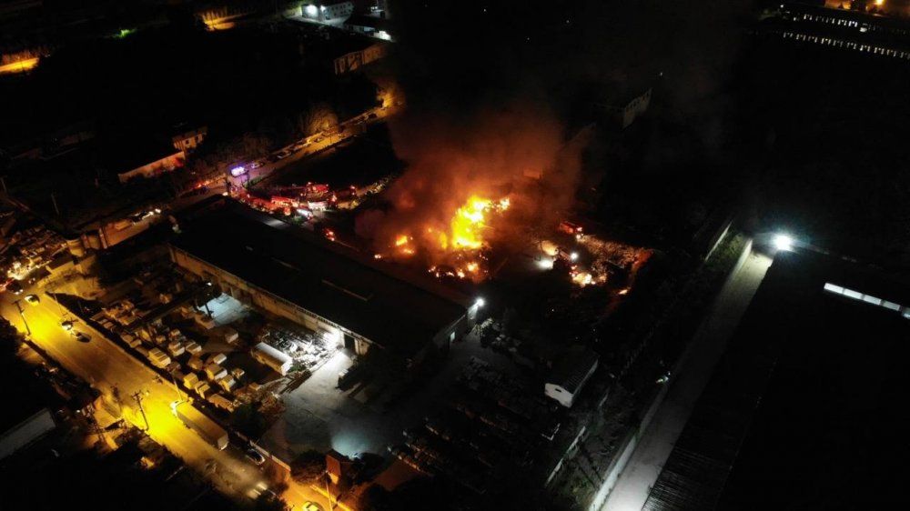 Elazığ Organize Sanayi Bölgesinde yangın! Çok sayıda ekip müdahale ediyor